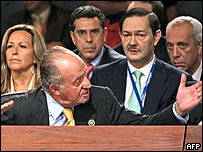 El rey Juan Carlos pide a Chávez que se calle